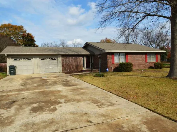 116 Oakridge Dr, Warner Robins, GA 31093