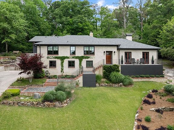 5th image of 748 Montgomery Dr