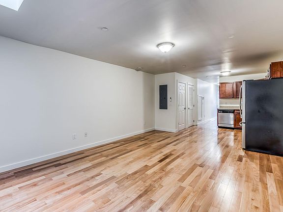 4th image of 4122 Haverford Ave #17