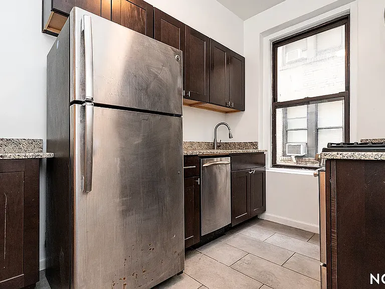 11921 Metropolitan Ave #4N — Photo 9