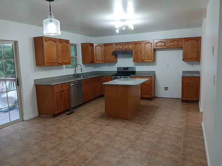 556 Airport Rd — Photo 7