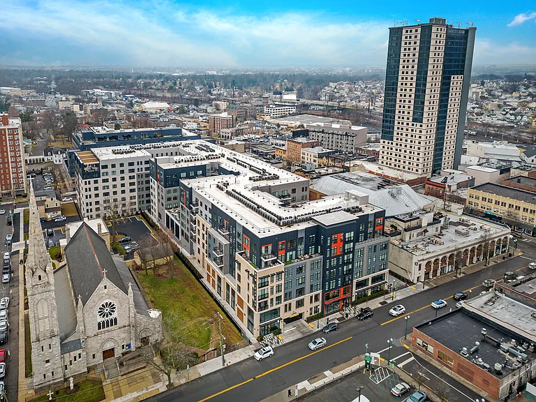 Nothing will beat standing eight stories high on the indoor/outdoor rooftop deck at night, taking in the panoramic views, and savoring your newfound New Rochelle apartment home.