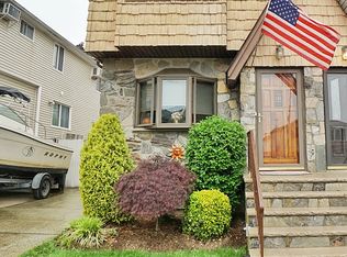 402 Bartlett Ave, Staten Island, NY