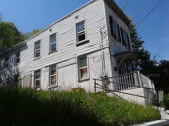 1st image of 818 Fairbanks Ave