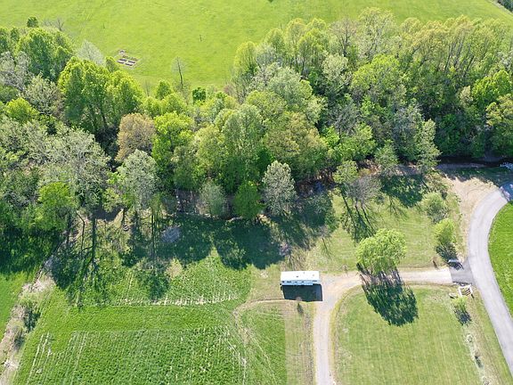 3rd image of 494 Indian Creek Ln