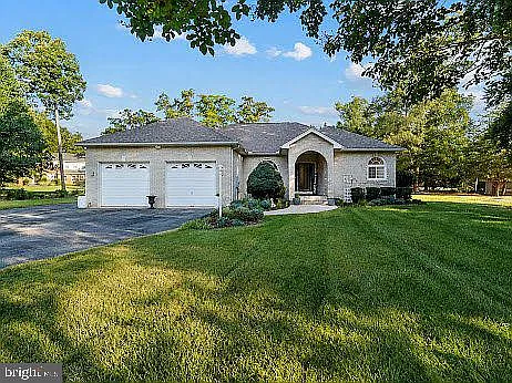 3 bed, 2.5 bath, 2336 sqft, $3,100 — Photo 2