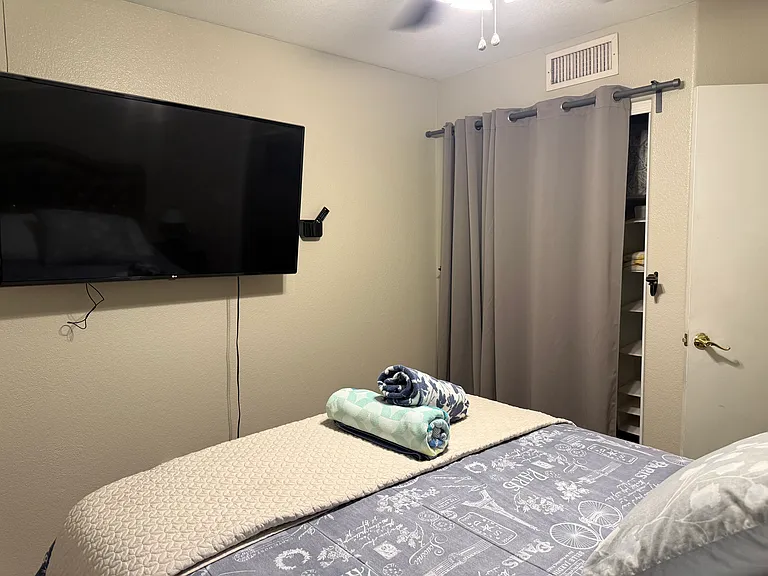 2058 S Voyager Dr — Photo 21