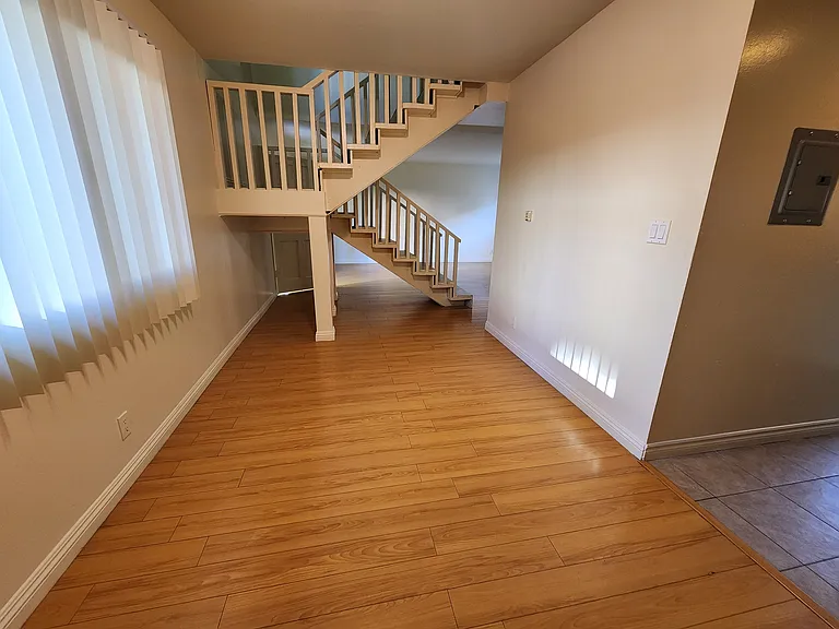 370 Avocado St #3 — Photo 4