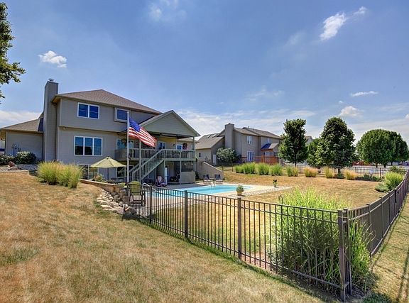 3rd image of 705 S Kimela Dr