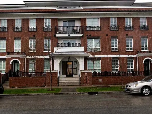 555 Foster Ave #307, Coquitlam, BC V3J 0B6