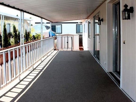 2nd image of 505 Eucalyptus Dr #505
