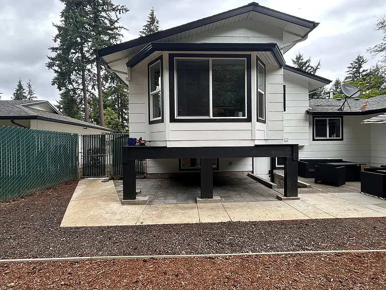 15136 SE Gladstone St #B — Photo 6
