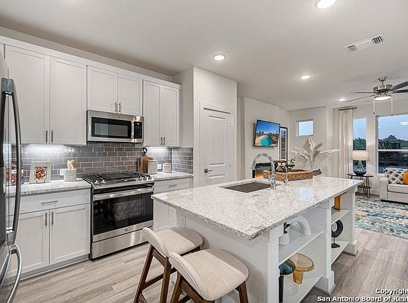 3rd image of 8851 Oakland Blvd, Bldg. 14