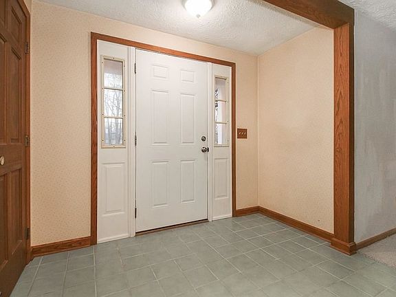 2nd image of 6893 Sutherland Ct