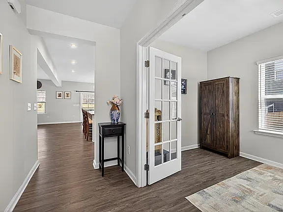 201 Devon Fields Dr — Photo 6