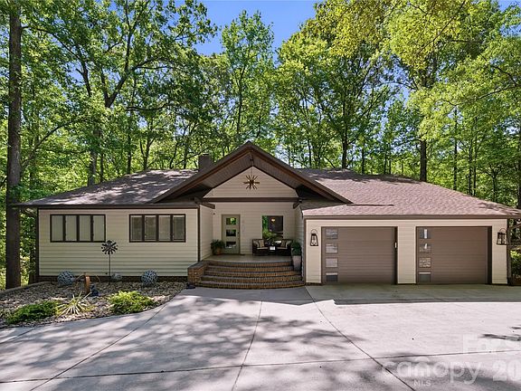 2nd image of 405 Timber Ln