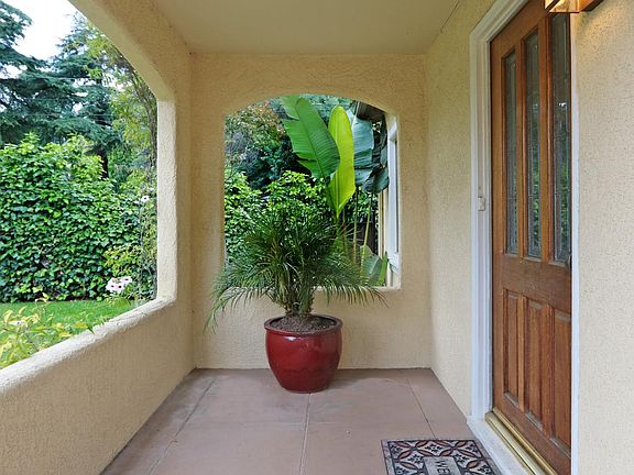2nd image of 3360 Glenrose Ave