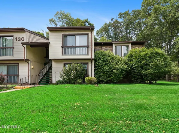 130 Amberly Drive #H, Manalapan, NJ 07726
