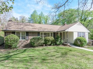261 Cedar Ln, Arden, NC 28704