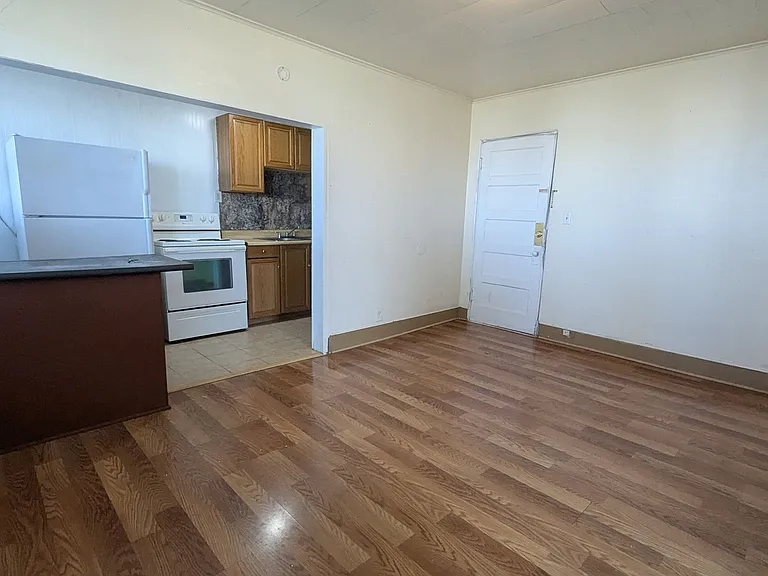 415 S Broadway St #5 — Photo 8