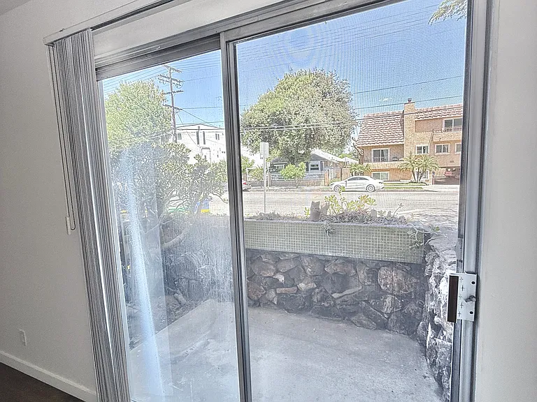 6621 Hazeltine Ave #1 — Photo 14