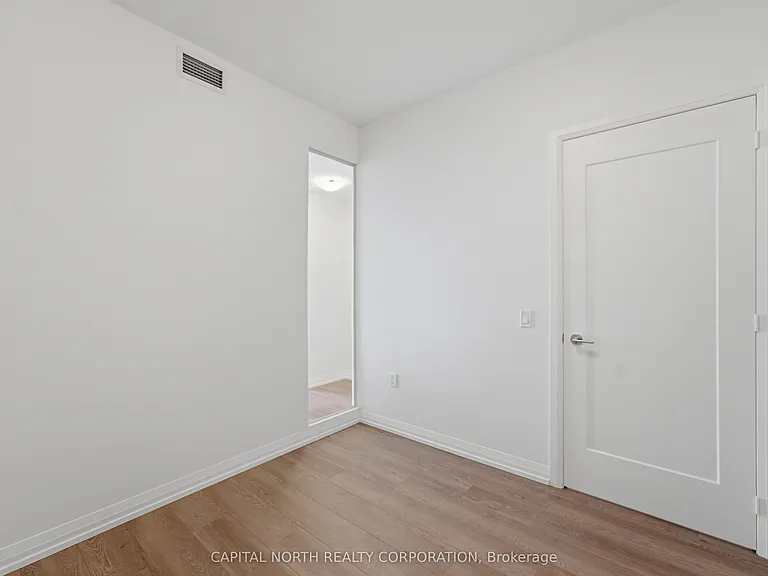 27 Korda Gate #501 — Photo 23
