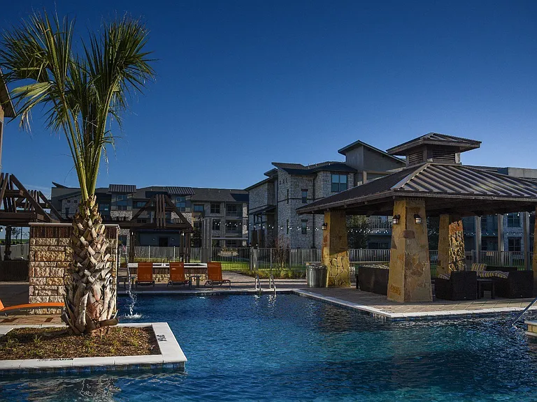 Gateway Oaks Apartments — Photo 17