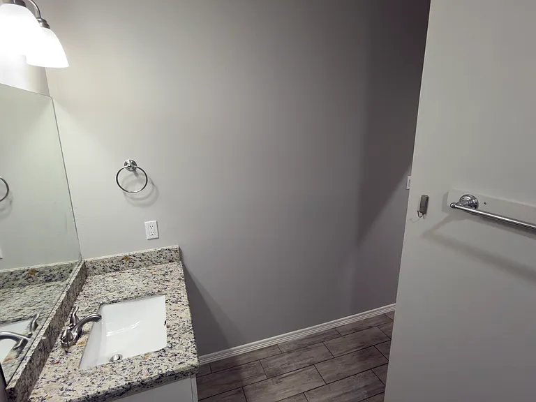 1404 W Heritage Dr #2 — Photo 5