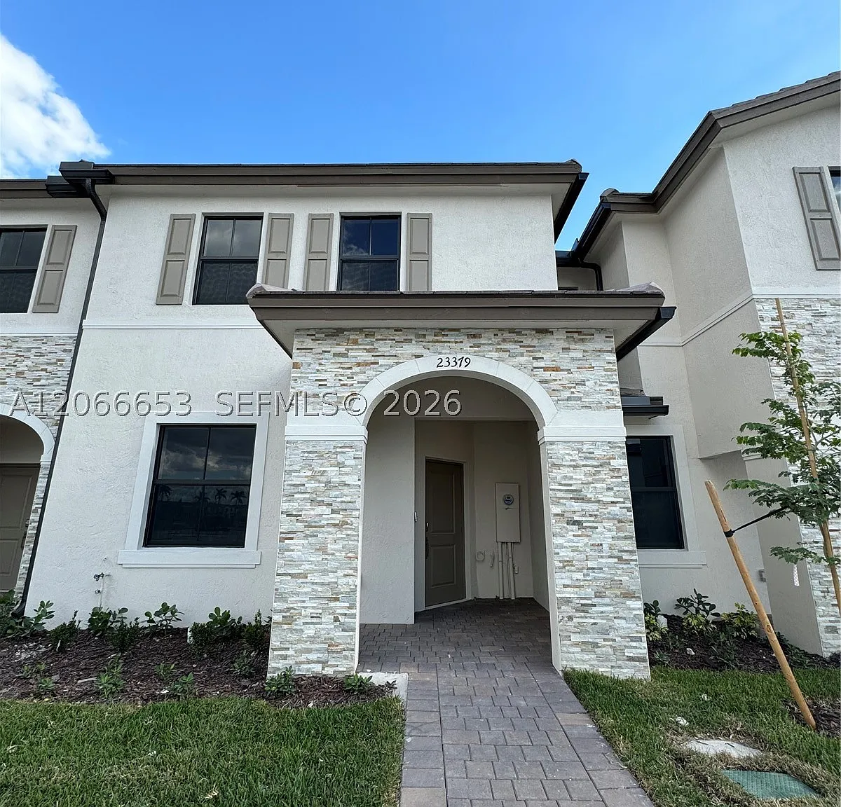 3 bed, 2.5 bath, $2,600 — Photo 1