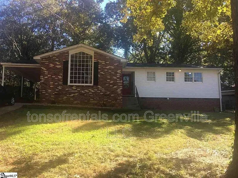 3 bed, 2.0 bath, 1651 sqft, $1,695 — Photo 1