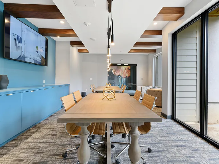 30 Lancaster — Photo 15