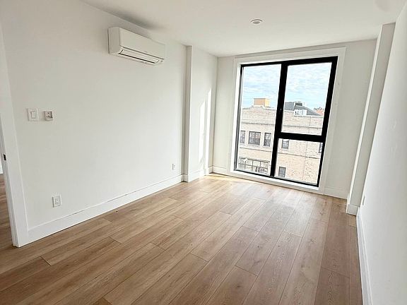 5th image of 23-33 Astoria Blvd #3A