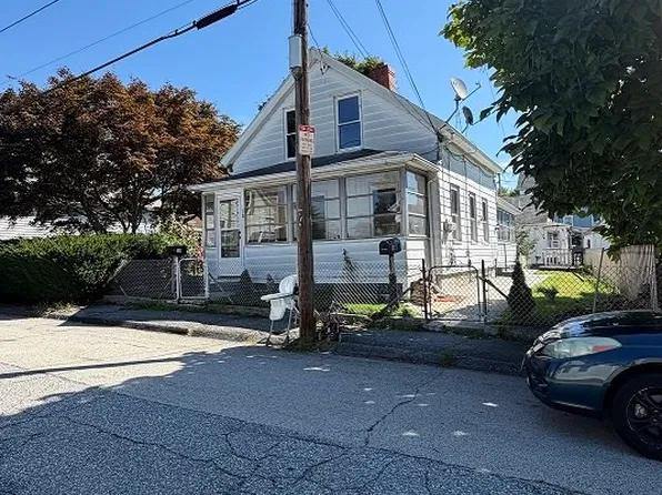 18 West St, Dudley, MA 01571