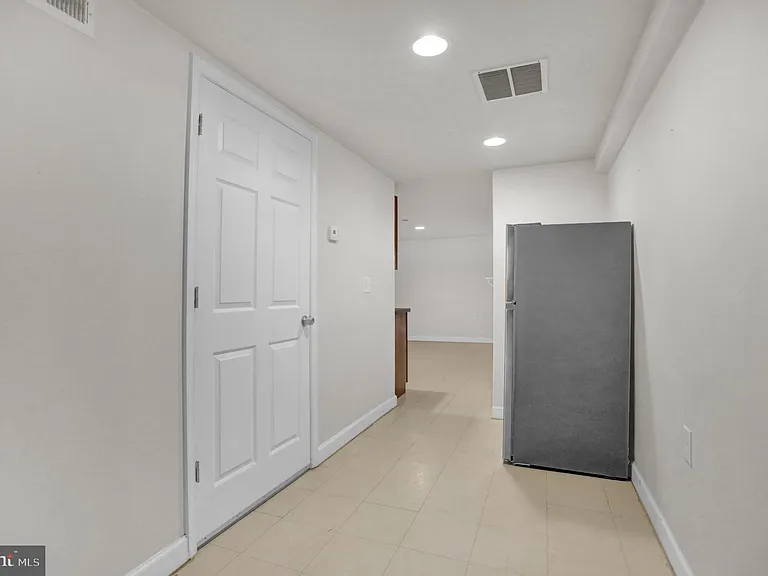 421 Elrino St #B — Photo 8