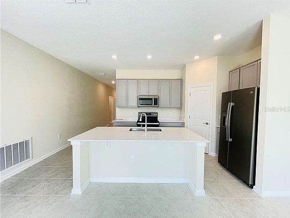 4th image of 16417 Fernridge St