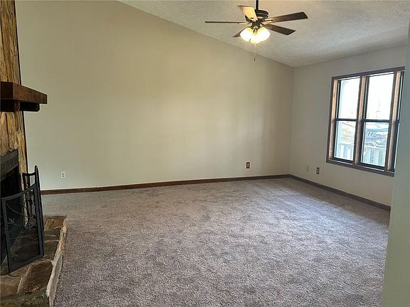 3rd image of 343 Knollwood Ln