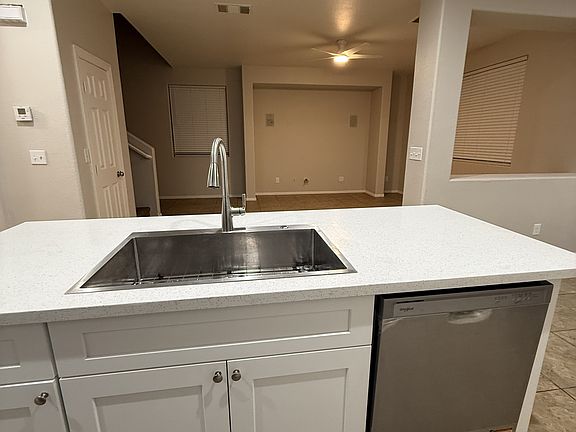 3rd image of 1046 Naylor Ct