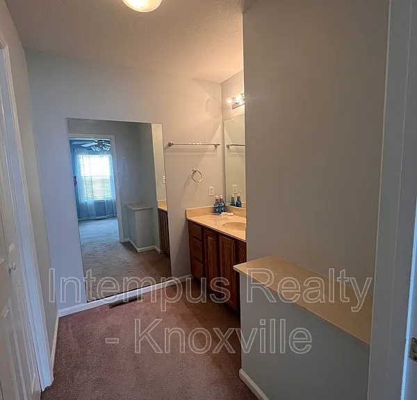 1333 Willmann Ln — Photo 21