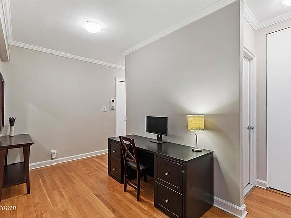 4th image of 222 E 35th St APT 4C