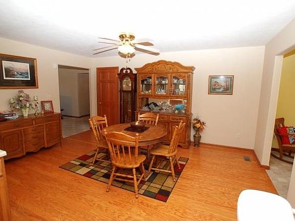 4th image of 832 Makenna Cir