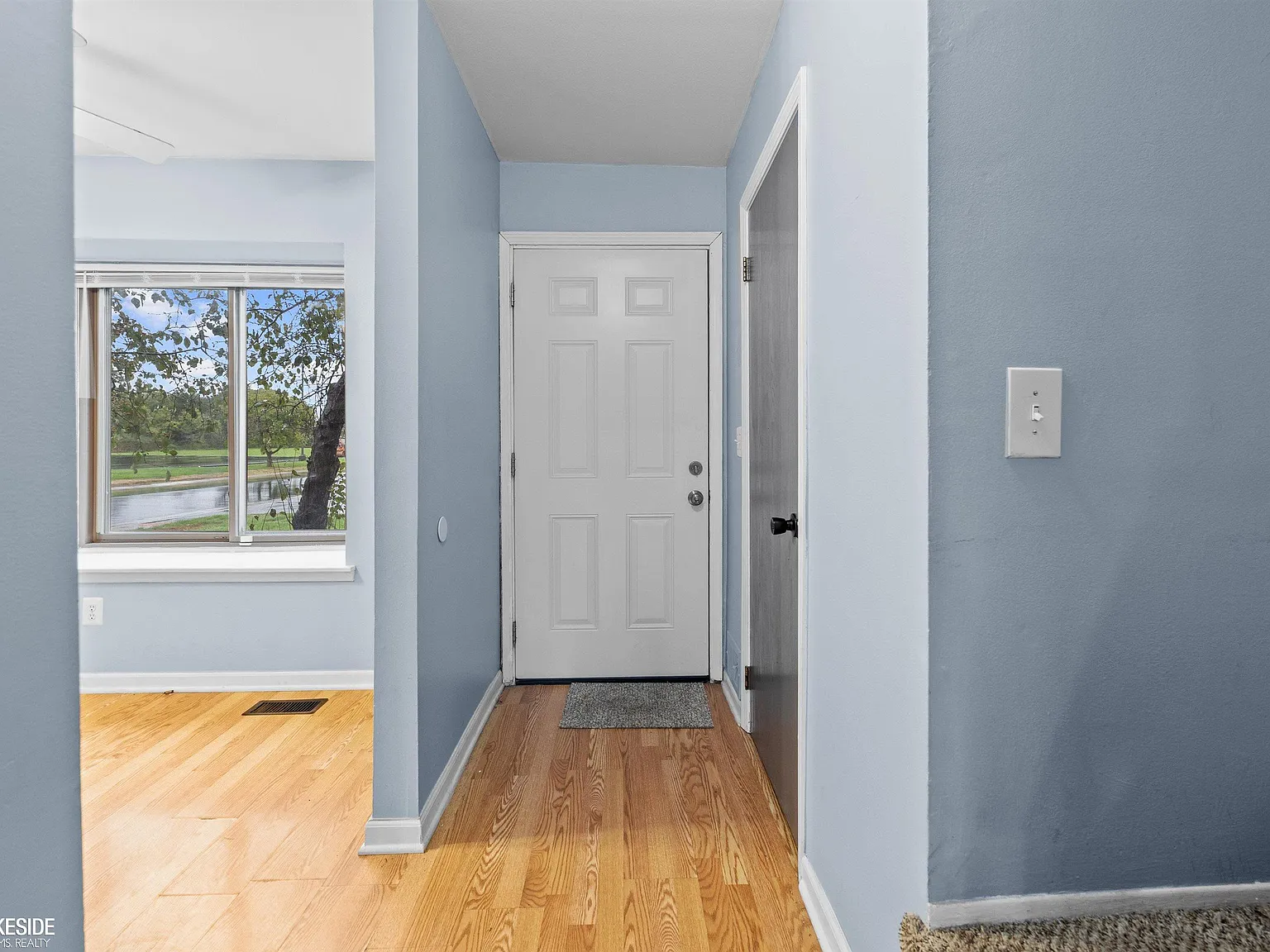 2 bed, 1.5 bath, 1456 sqft, $1,600 — Photo 4