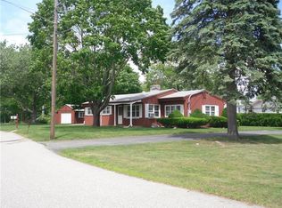 4 S Washington Ave, Niantic, CT 06357