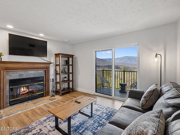 3rd image of 3710 Weber Rd Unit 207-E