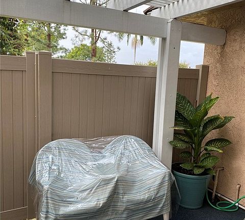 2nd image of 855 Las Lomas Dr. #B