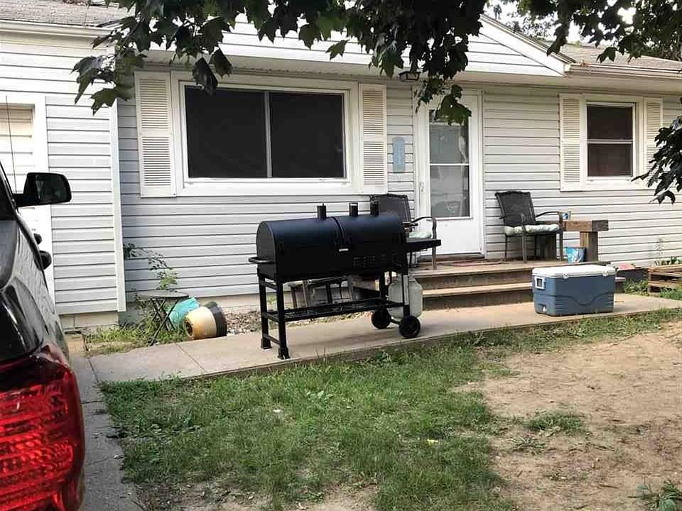 1st image of 1208 Rogers Cir