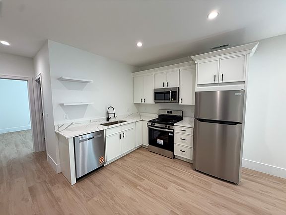 3rd image of 1448 Lexington Ave #B