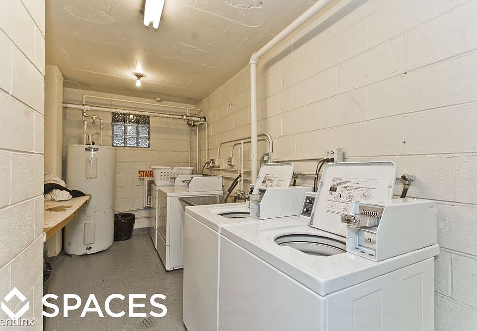 2nd image of 1446 N Dearborn St APT 2D
