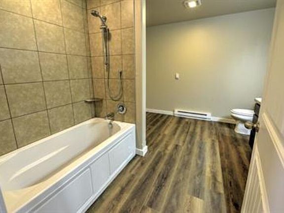 3rd image of 7985 Avocet Dr #B