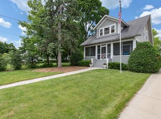 112 Lincoln Ave, Round Lake, IL