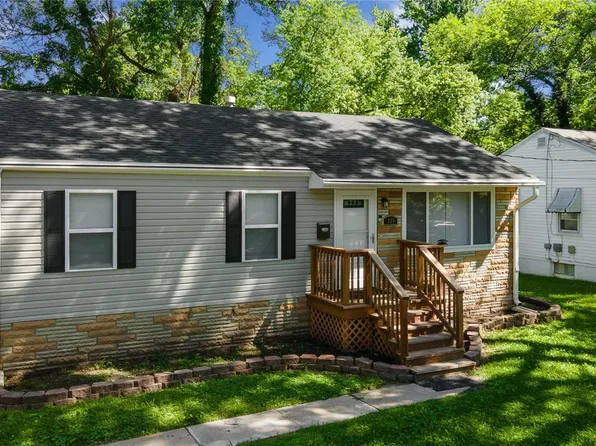 229 Wiegel Dr, Saint Louis, MO 63135
